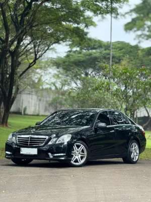 Jual bekas Mercedes Benz E300 Avantgarde Full AMG Package W212 2013,lokasi di  ,Surabaya Kota