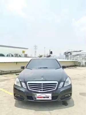 Jual bekas Mercedes Benz E300 Avantgarde Panoramic Tahun 2010,lokasi di Tangerang Selatan Kota