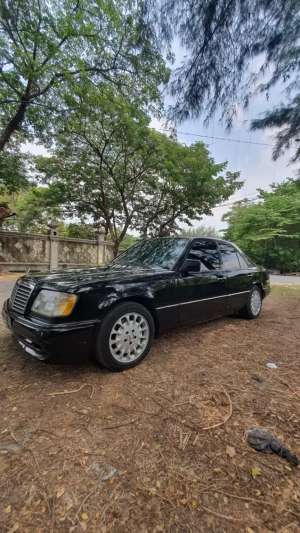Jual bekas Mercedes-Benz E320 1994 Bensin,lokasi di  