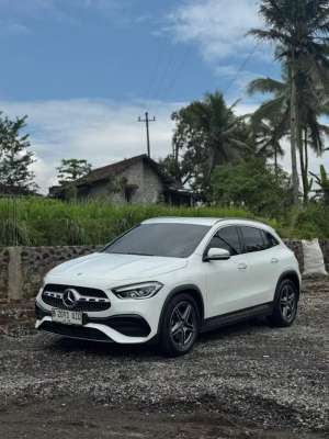 Jual bekas Mercedes-Benz GLA 200 AMG PROGRESSIVE LINE,lokasi di Semarang Kota