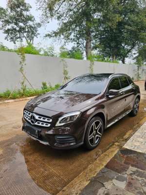 Jual bekas Mercedes Benz GLA 200 Metalic Brown,lokasi di Bekasi Kota