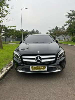 Jual bekas Mercedes Benz GLA 200 Type Urban style Edition 2015,lokasi di Tangerang Kab.