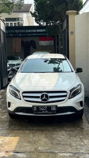 Jual bekas Mercedes Benz GLA200 urban 2016 putih siap pakai,lokasi di Bandung Kota