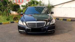 Jual bekas Mercedes Benz Mercy E300 Avantgarde AVG Panoramic Black on Black 2012,lokasi di Jakarta Barat