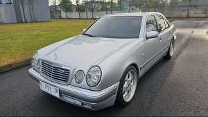Jual bekas Mercedes-Benz New Eyes E320 Mesin104 5 Speed 1997 Mercy Neweyes MULUS,lokasi di Jakarta Selatan