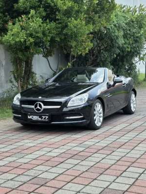 Jual bekas Mercedes Benz SLK200 cabriolet Tahun 2011,lokasi di Surabaya Kota