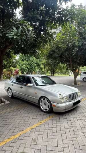 Jual bekas Mercedes Benz W210 E320,lokasi di Sleman Kab.