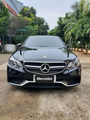 Jual bekas Mercy E200 CKD 2015 Good Condition,lokasi di Jakarta Pusat