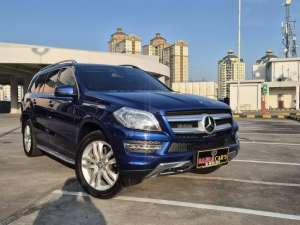 Jual bekas MERCY G class GL400 2017 KM ANTIK rendah warna biru kondisi istimewah,lokasi di Kab. Badung