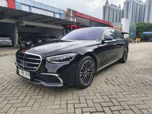 Jual bekas MERCY S450L NEW MODEL AT 2023 BLACK MET ATPM WARRANTY V LOW KMSUPER,lokasi di Jakarta Pusat