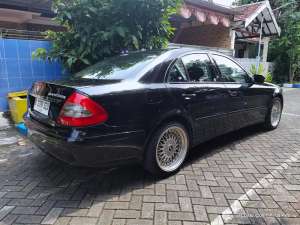 Jual bekas Mercy W211 E200K 2009 AT,lokasi di Surabaya Kota