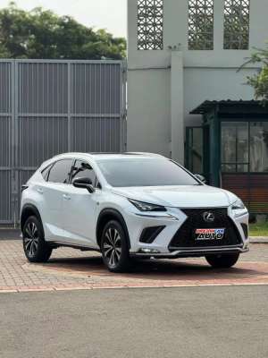 Jual bekas Mint Condition. Lexus Nx-300 F-Sport Nik 2018 Putih nx300 cx-5 kuro,lokasi di Tangerang Kota