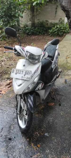 Jual bekas Mio J yamaha, irit 1 lt 40km PP mudah untuk nyalipDikemacetan jakarta,lokasi di Bekasi Kota