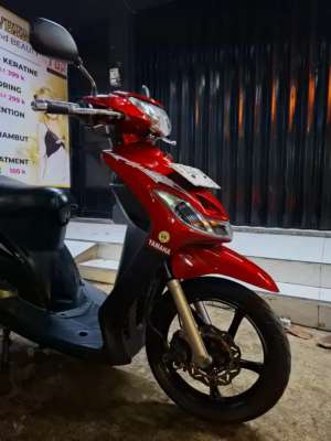 Jual bekas Mio smile tahun 2009 merah marun mulus,lokasi di Bandung Kota