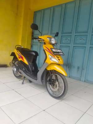Jual bekas MIO SPORTY 2004 NON STEP KUNING,lokasi di Cirebon Kab.