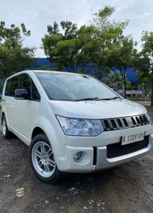Jual bekas Mitsubishi Delica 2014 Bensin,lokasi di Tangerang Selatan Kota