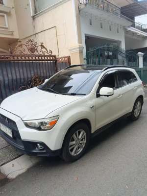 Jual bekas Mitsubishi Outlander 2013 Bensin,lokasi di Jakarta Timur