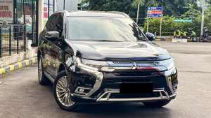Jual bekas Mitsubishi Outlander PHEV Plug in Hybrid nik 2019 CBU Hitam,lokasi di Jakarta Timur