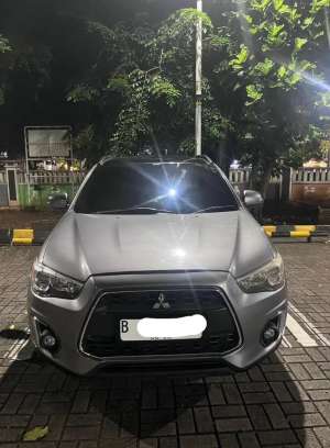 Jual bekas Mitsubishi Outlander PX 2.0 AT 2015 grey,lokasi di Jakarta Pusat