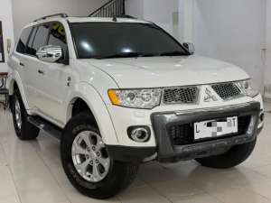 Jual bekas Mitsubishi Pajero Dakar 4x4 Matic 2012 Antik Putih,lokasi di Surabaya Kota