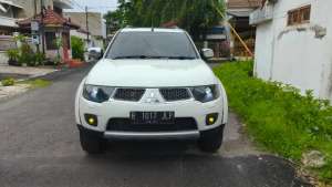 Jual bekas Mitsubishi Pajero Dakkar 2012,lokasi di Surabaya Kota