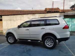 Jual bekas Mitsubishi Pajero Sport 2011 Diesel,lokasi di Semarang Kab.