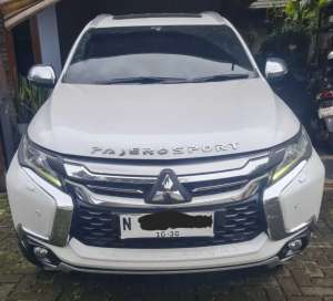 Jual bekas Mitsubishi Pajero Sport 20182.4 Dakar 4X2 SUV Matic Putih,lokasi di Malang Kab.