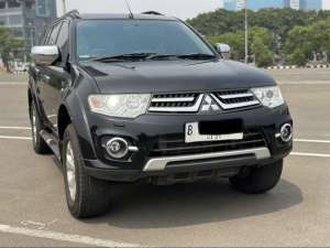 Jual bekas Mitsubishi Pajero Sport Dakar 4x2 AT Hitam,lokasi di Jakarta DKI