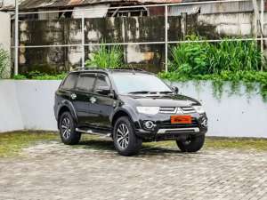 Jual bekas Mitsubishi Pajero Sport Dakar V6 3.0 AT 2014,lokasi di Tangerang Selatan Kota