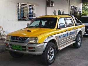 Jual bekas Mitsubishi Strada Triton 2000 Diesel,lokasi di Batam Kota