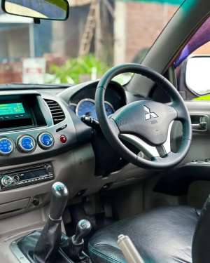 Jual bekas Mitsubishi Triton 2009 Diesel,lokasi di Bandung Kota