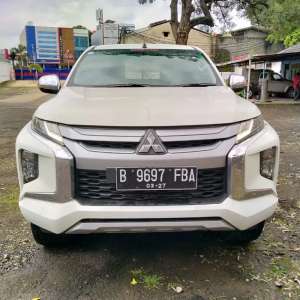 Jual bekas MITSUBISHI TRITON DC 2.4L EXCEED MT 4X4 2022 NIK 2021 NOPOL B ORIGINA,lokasi di  ,Jakarta Barat