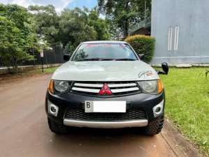 Jual bekas Mitsubishi Triton Strada GLXHDX 2.8 Single Cabin 4x4 Manual 2014,lokasi di Jakarta Barat