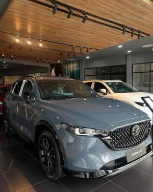 Jual bekas Mobil Baru Bunga 0 Mazda CX5 kuro,lokasi di Jakarta Utara