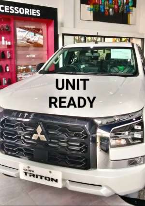 Jual bekas Mobil Baru Triton Ultimate DC 4x4,lokasi di Jakarta Pusat