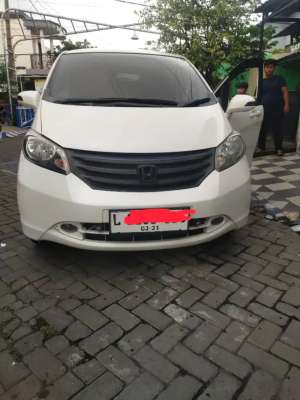 Jual bekas Mobil Bekas Honda Freed Tipe Tertinggitahun 2009,lokasi di Sumenep Kab.