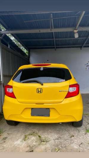 Jual bekas Mobil brio satya kuning 2021,lokasi di Makassar Kota