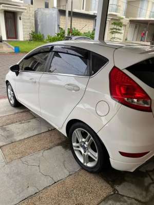Jual bekas Mobil Ford Fiesta mulus,lokasi di Cirebon Kota