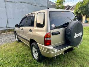 Jual bekas Mobil Klangenan Suzuki Grand New Escudo 1,6 Tahun 2004 Low Km Terawat,lokasi di Semarang Kota