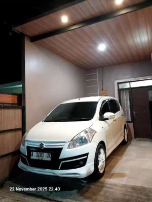 MOBIL LANGKA ERTIGA SPORTY AT WARNA FAVORIT PUTIH , tersedia melalui melalui situs Olx