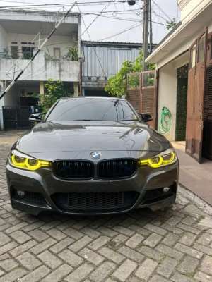 Jual bekas Mobil Sedan BMW 330i 2000 CC,lokasi di Tangerang Selatan Kota
