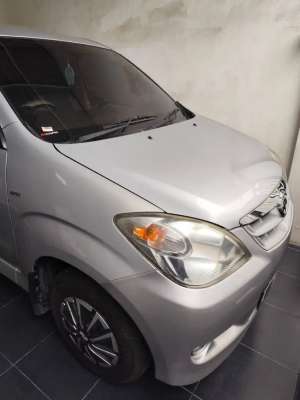 Jual bekas Mobil Xenia Super Irit VVT-I 1000 cc,lokasi di Surabaya Kota