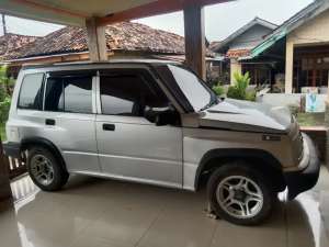 Jual bekas Mobile suzuki sidekick,lokasi di Karawang Kab.