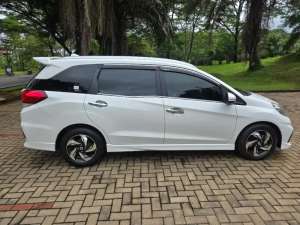 Jual bekas Mobilio RS cvt 2016 km 55rb,lokasi di Depok Kota