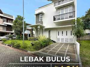 MODERN TOWNHOUSEPOSISI HOEK di LEBAK BULUS JAKARTA SELATAN lokasi di Tangerang Selatan Kota, tersedia melalui melalui situs Olx