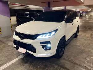 Jual bekas MODIF 120jtTOYOTA FORTUNER 2017 TRD VRZ LEGENDER no innova pajero,lokasi di Surabaya Kota
