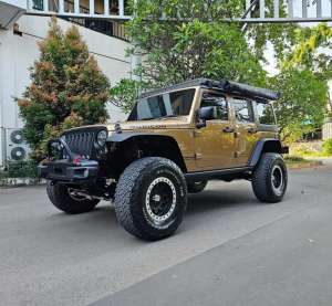 Jual bekas Modifikasi 400JT Jeep Rubicon 2015 low km jk sport 4x4 wrangler,lokasi di Tangerang Kota