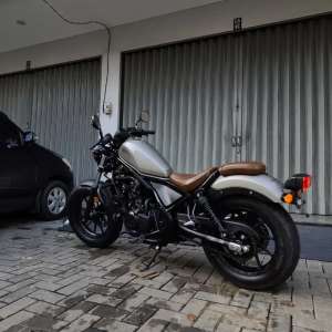 Jual bekas Moge Honda CMX Rebel 500 th 2018 Km 3rb Like New Siap Turing Modif,lokasi di Bandung Kota