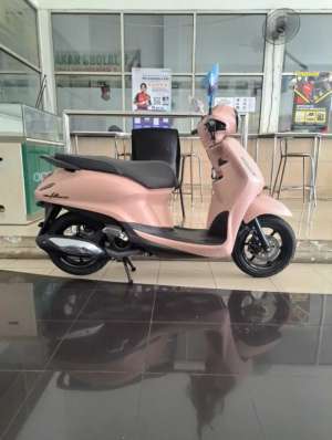 Jual bekas Motor BaruGrand filano hybrid neo keyles conected pink,lokasi di Sleman Kab.