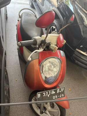 Jual bekas Motor honda scoopy tahun 2011,lokasi di Tangerang Kota